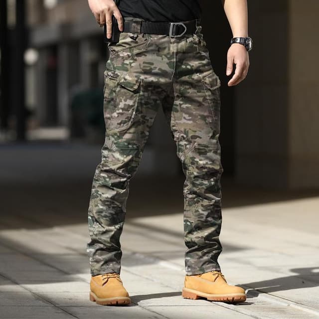 Camouflage spandex trousers
